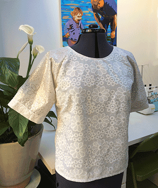 Using both sides of the fabric – 2 hour top – FREE SEWING PATTERN